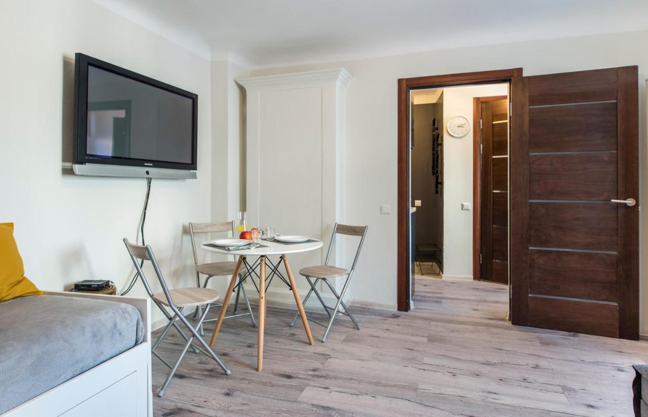 Jelgavas 52 Old Town 5 Min 4 Can Stay Free Parking Self Check In Out Riga Exterior photo